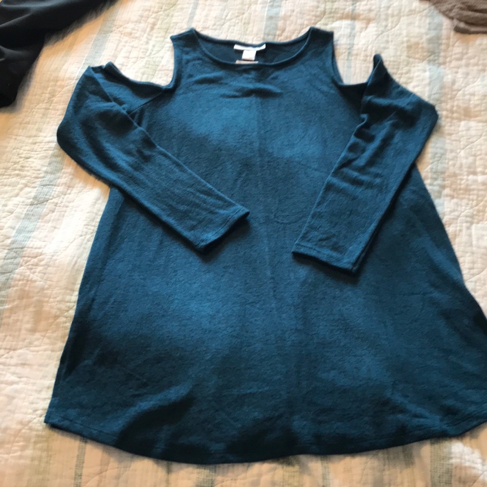 Off the shoulder long sleeved tunic